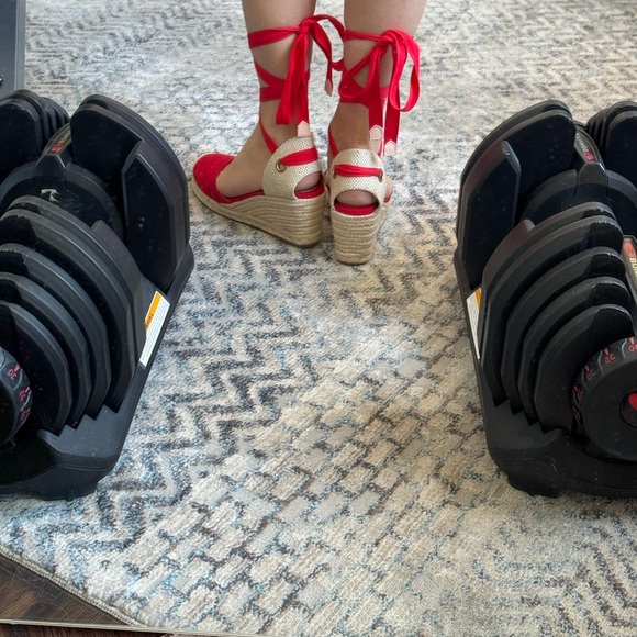 Red wedges lace up - like new size 6 - Picture 5 of 12